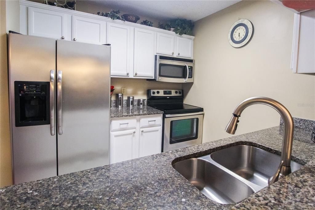 В аренду: $1,945 (2 спален, 2 ванн, 1119 Квадратных фут)