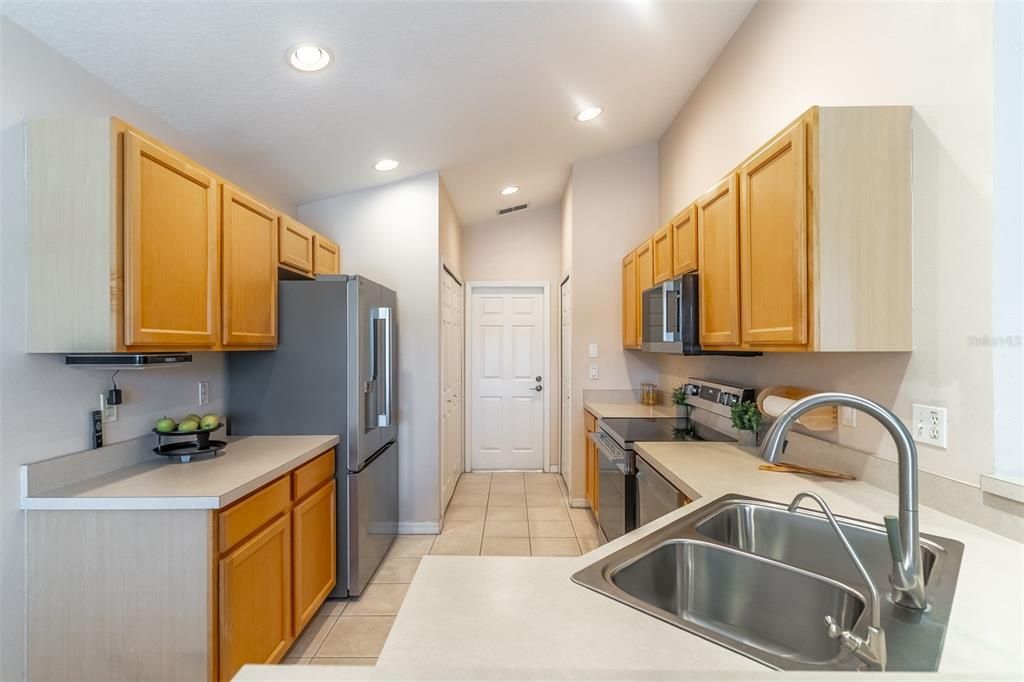 Activo con contrato: $415,000 (3 camas, 2 baños, 1471 Pies cuadrados)