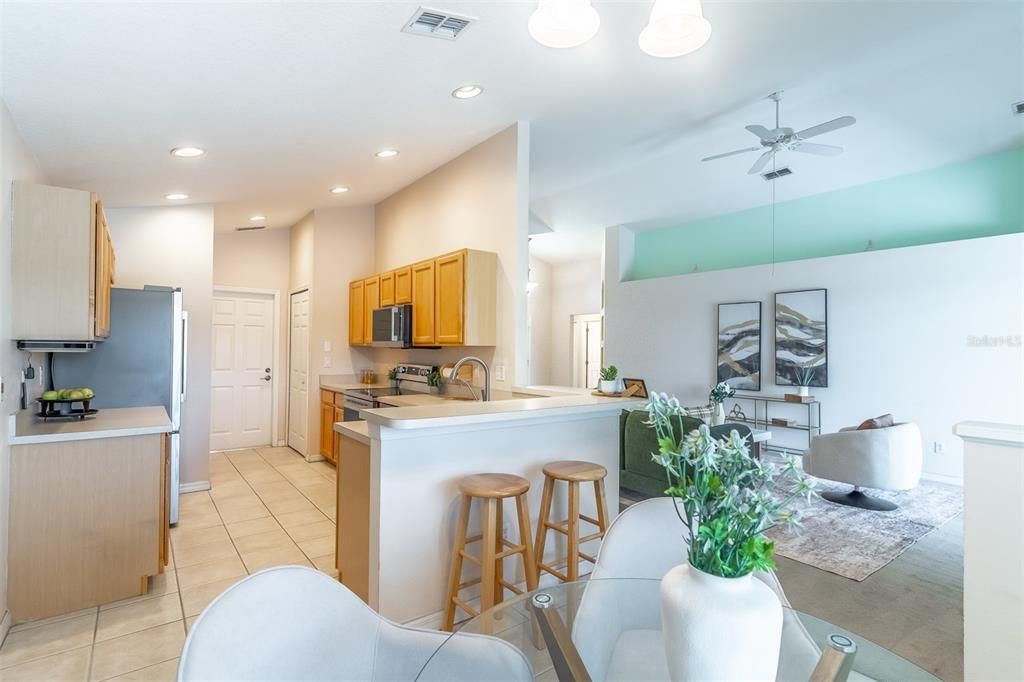 Activo con contrato: $415,000 (3 camas, 2 baños, 1471 Pies cuadrados)