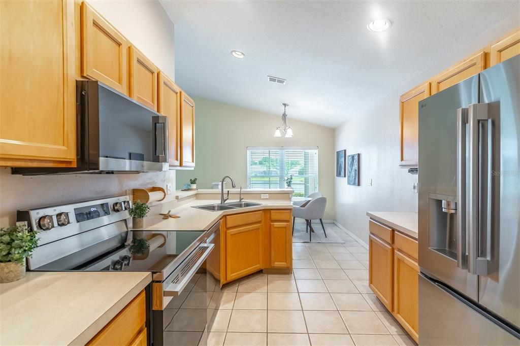 Activo con contrato: $415,000 (3 camas, 2 baños, 1471 Pies cuadrados)