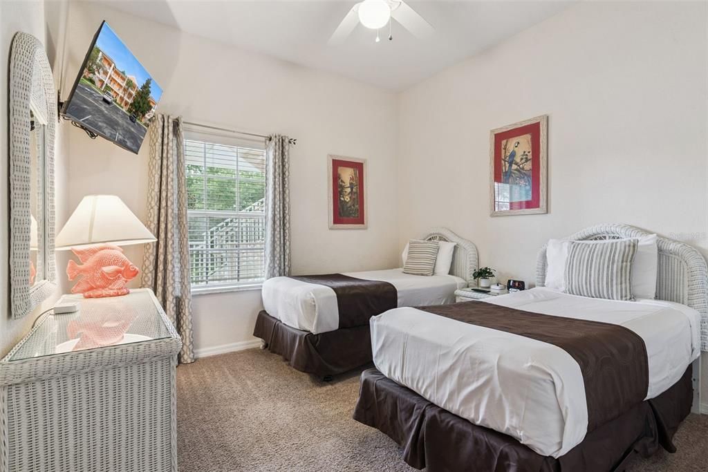 На продажу: $189,999 (3 спален, 2 ванн, 1227 Квадратных фут)
