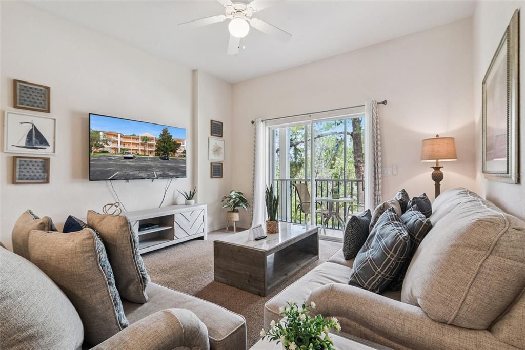 На продажу: $189,999 (3 спален, 2 ванн, 1227 Квадратных фут)
