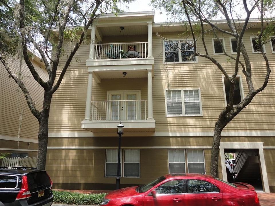 For Rent: $1,800 (2 beds, 2 baths, 1088 Square Feet)