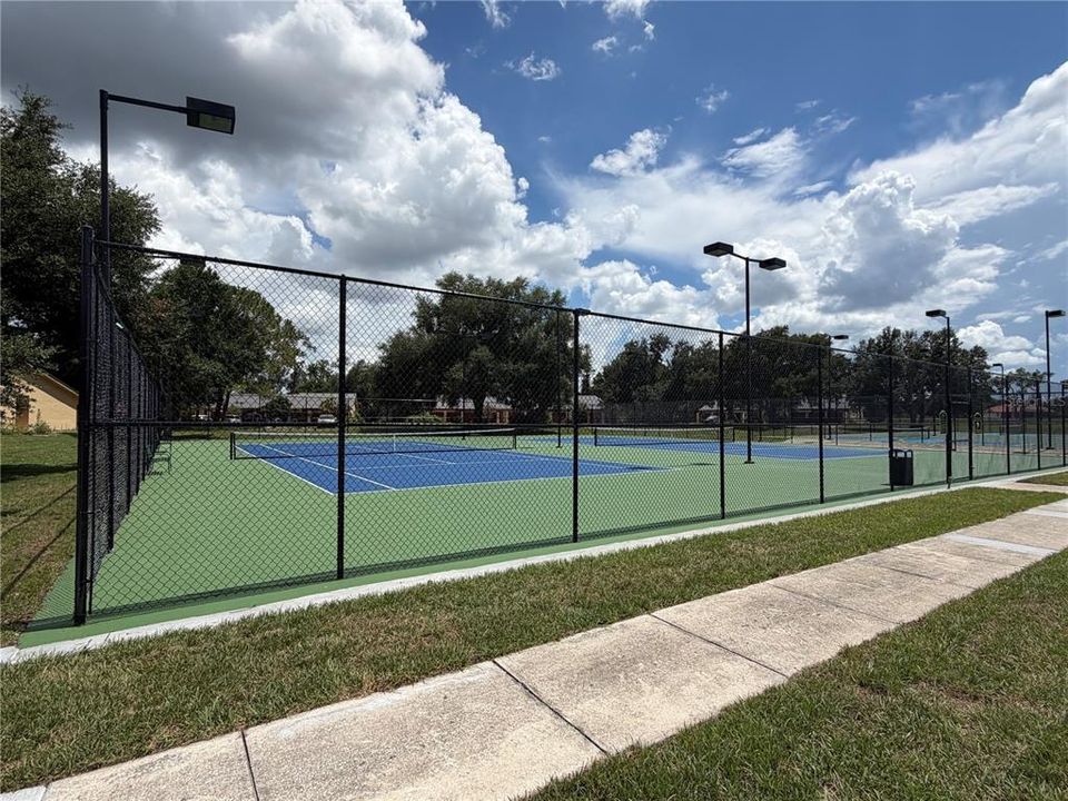En Venta: $225,000 (3 camas, 2 baños, 1676 Pies cuadrados)