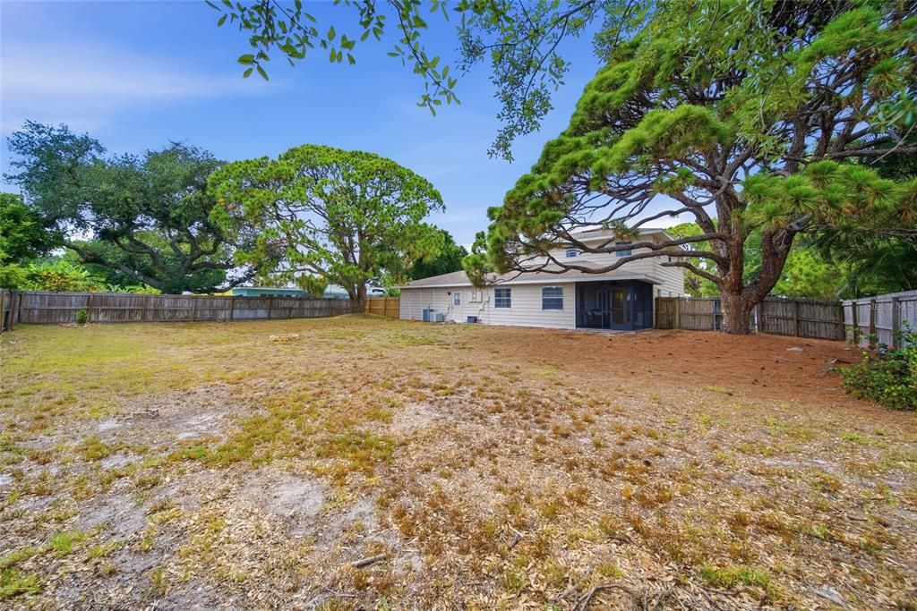 En Venta: $475,000 (4 camas, 2 baños, 2105 Pies cuadrados)