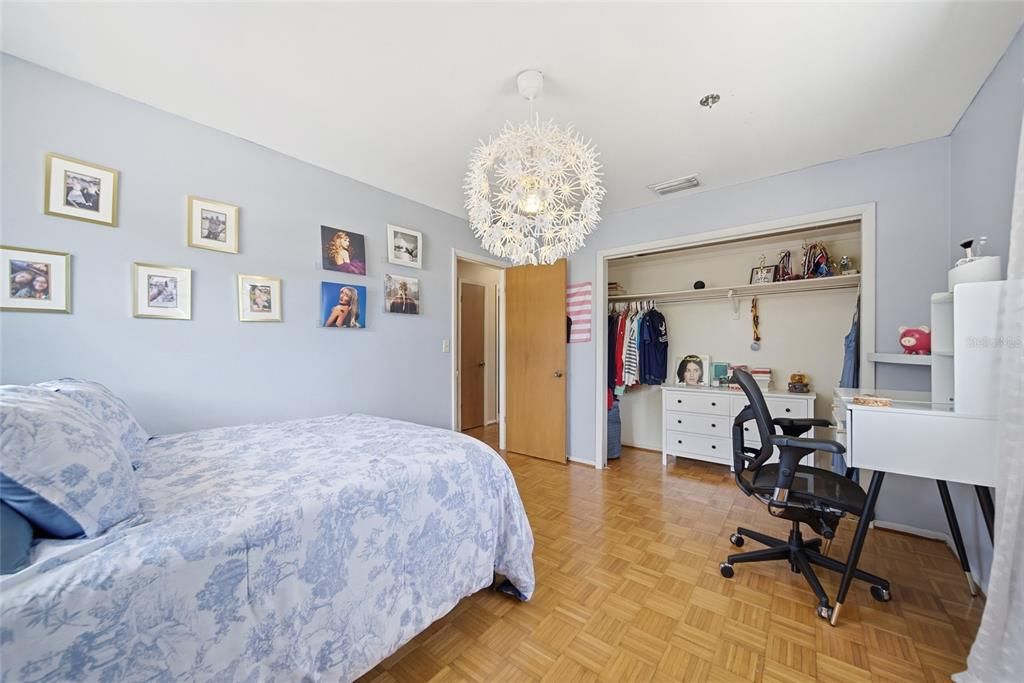 En Venta: $475,000 (4 camas, 2 baños, 2105 Pies cuadrados)
