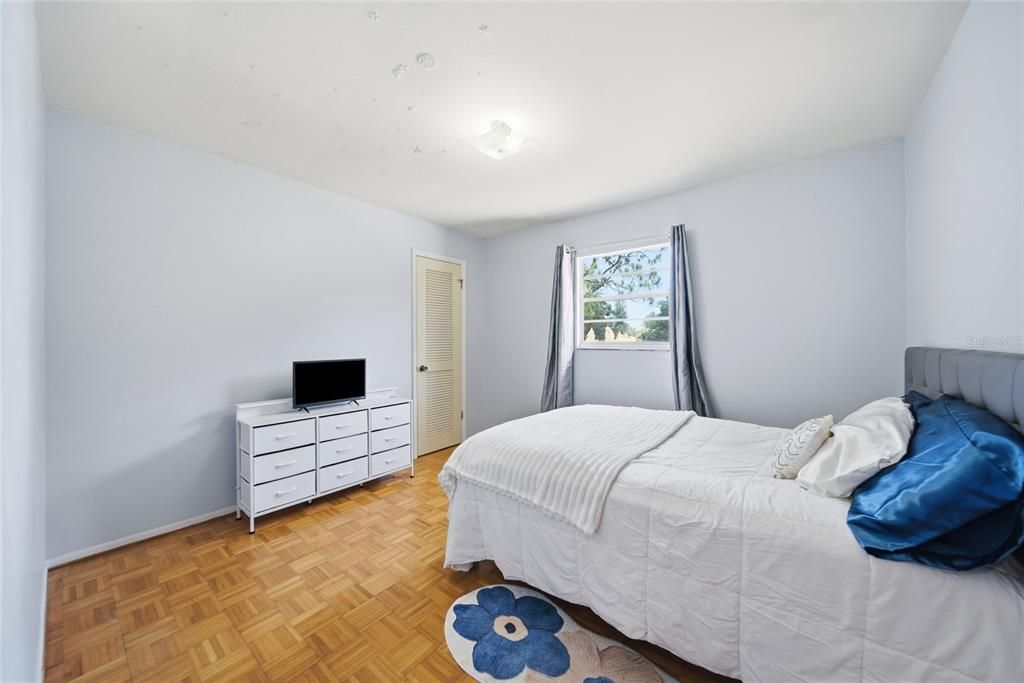 En Venta: $475,000 (4 camas, 2 baños, 2105 Pies cuadrados)