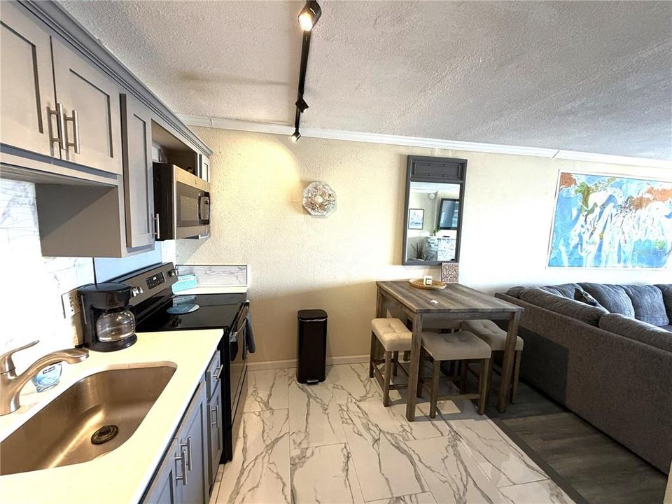 В аренду: $2,500 (1 спален, 1 ванн, 680 Квадратных фут)