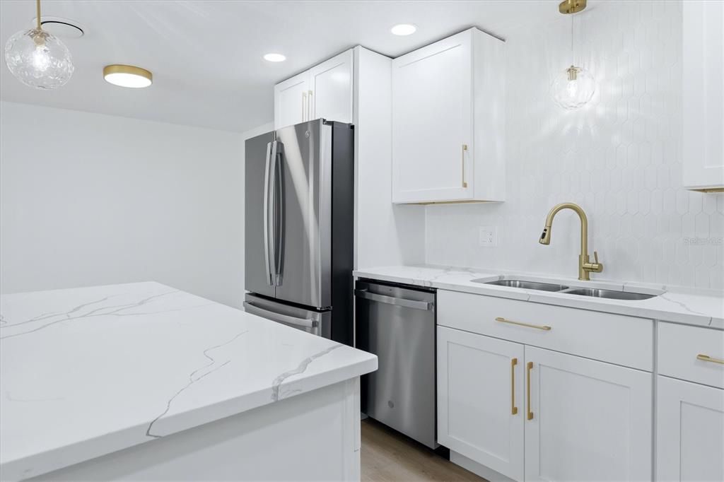 For Sale: $329,000 (3 beds, 2 baths, 1248 Square Feet)