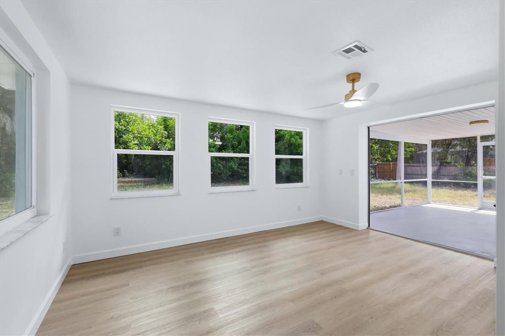 For Sale: $329,000 (3 beds, 2 baths, 1248 Square Feet)