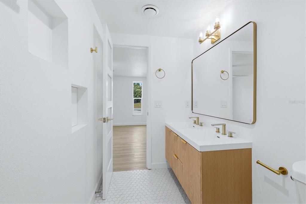 For Sale: $329,000 (3 beds, 2 baths, 1248 Square Feet)