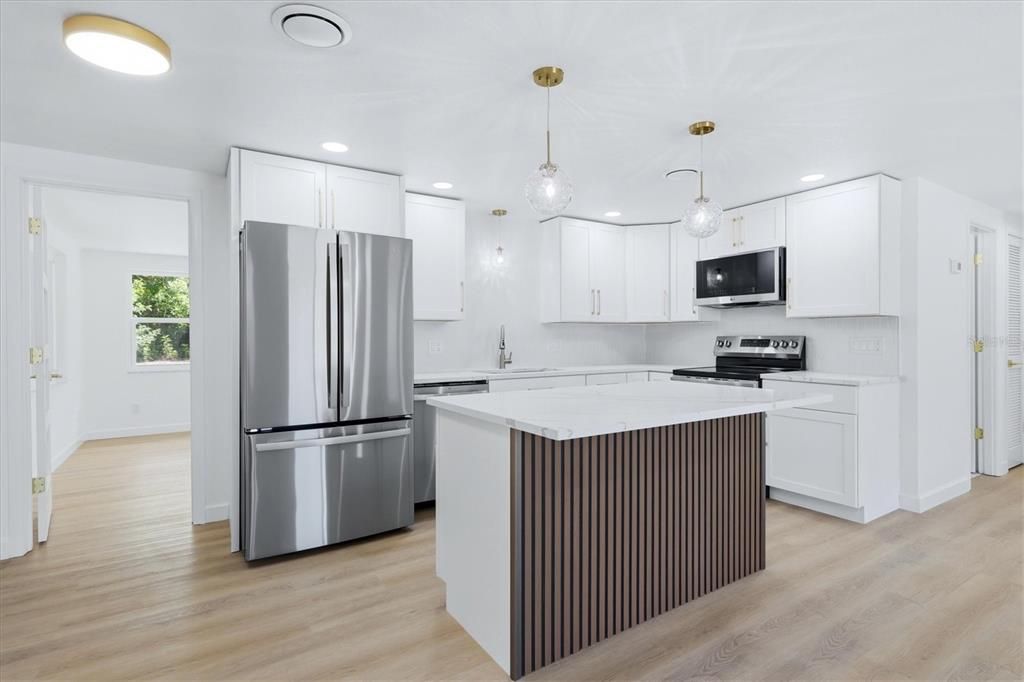 For Sale: $329,000 (3 beds, 2 baths, 1248 Square Feet)