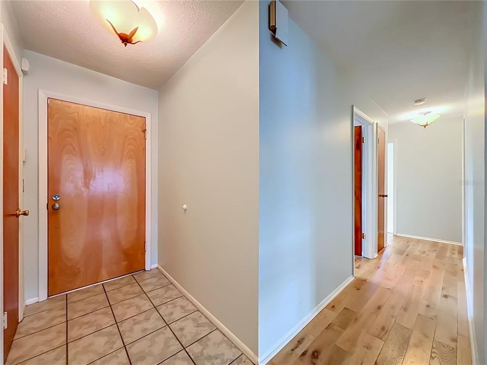 For Sale: $320,000 (3 beds, 1 baths, 1015 Square Feet)