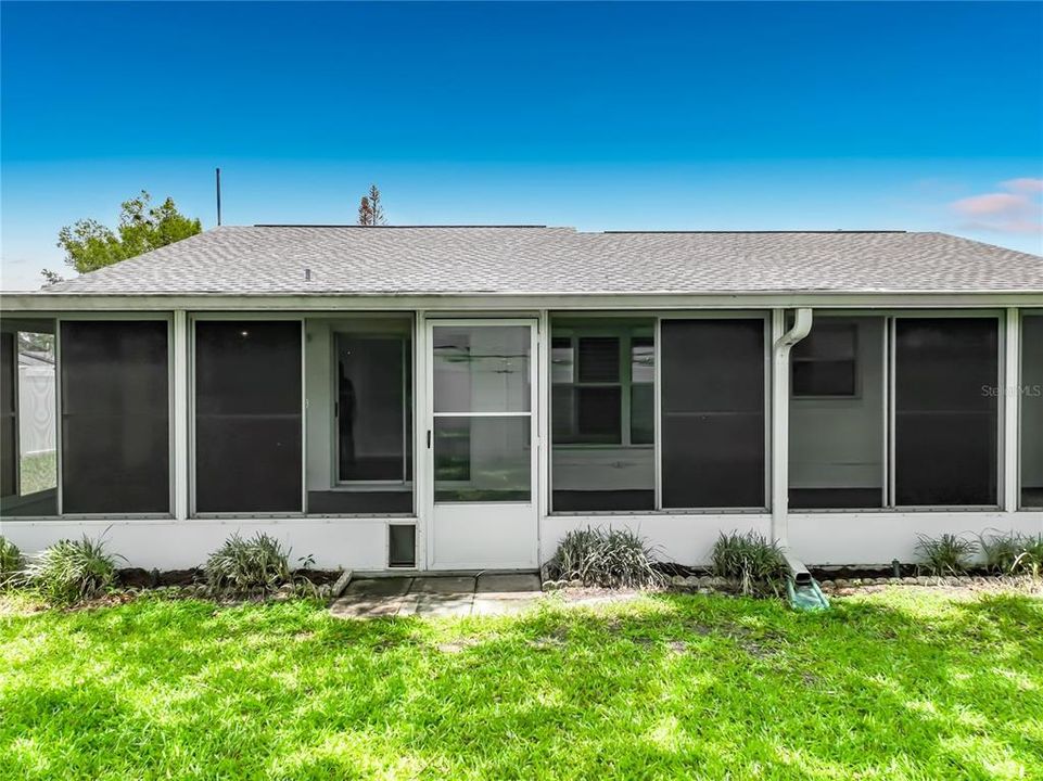 For Sale: $320,000 (3 beds, 1 baths, 1015 Square Feet)