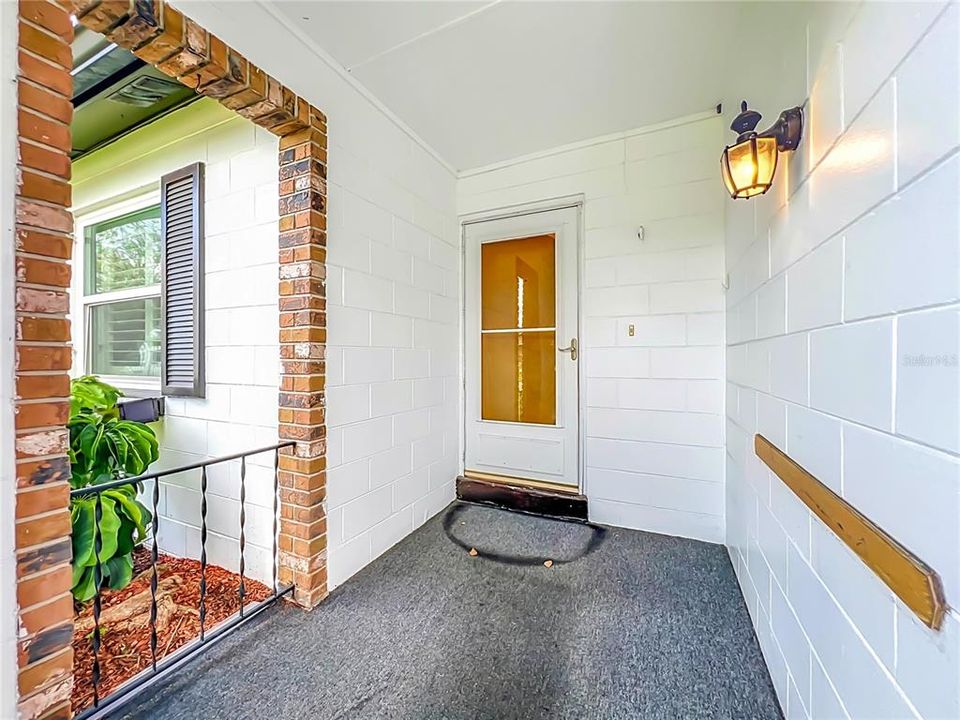 For Sale: $320,000 (3 beds, 1 baths, 1015 Square Feet)
