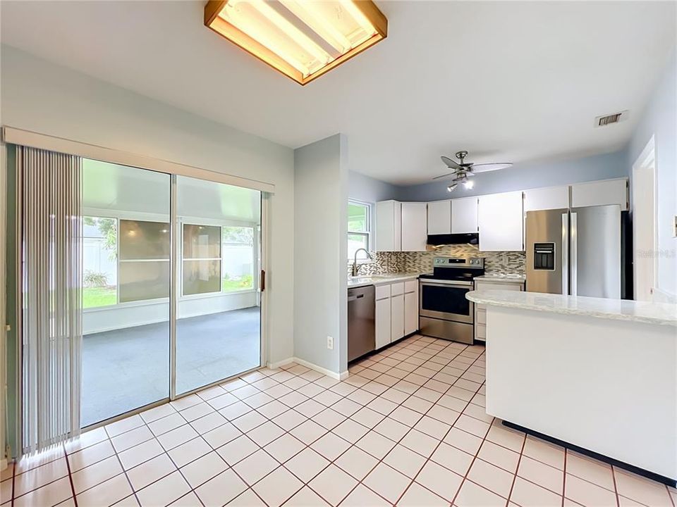 For Sale: $320,000 (3 beds, 1 baths, 1015 Square Feet)