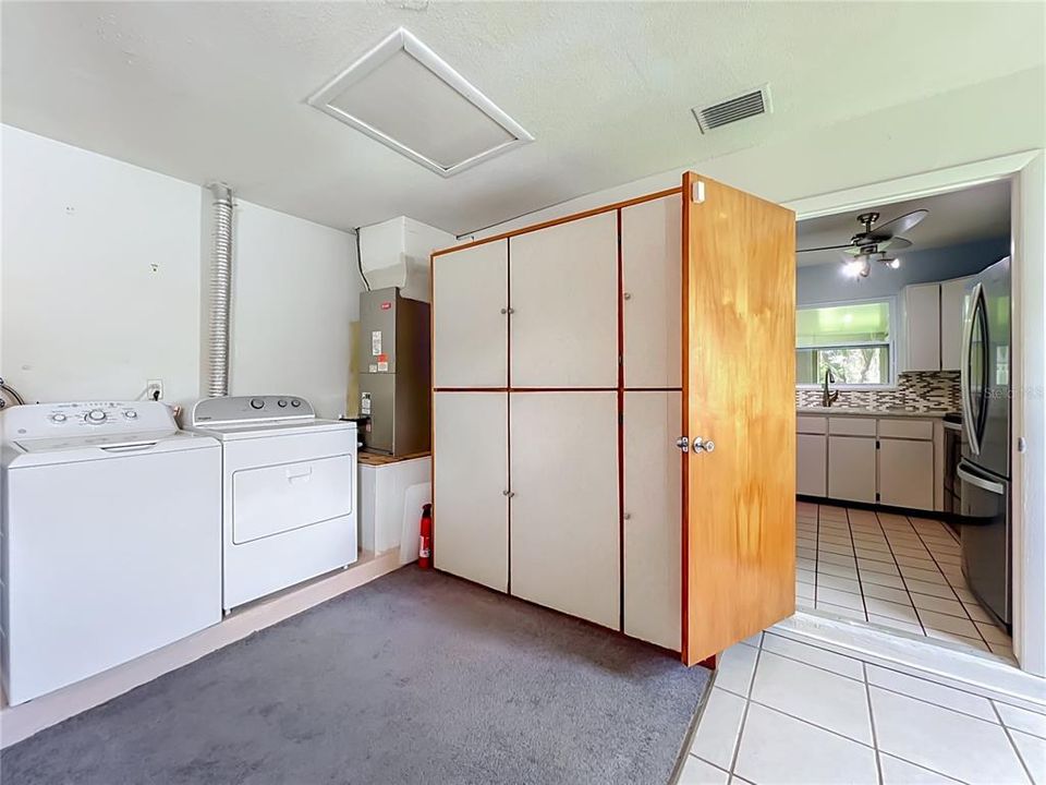 For Sale: $320,000 (3 beds, 1 baths, 1015 Square Feet)
