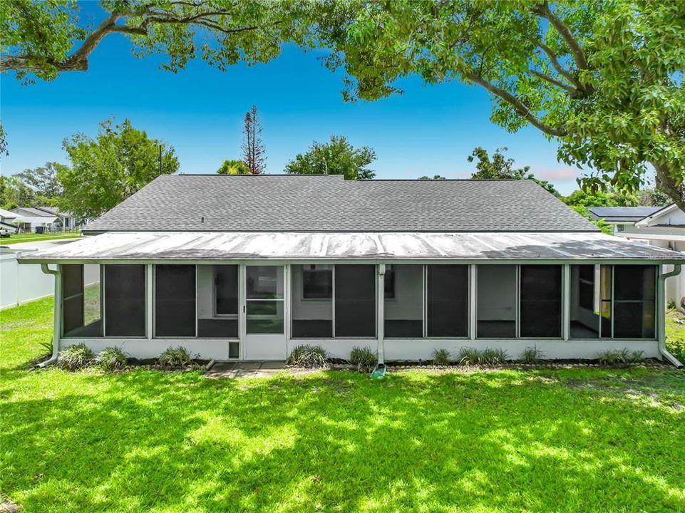 For Sale: $320,000 (3 beds, 1 baths, 1015 Square Feet)