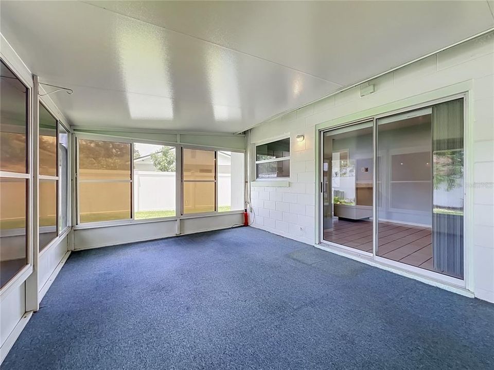 For Sale: $320,000 (3 beds, 1 baths, 1015 Square Feet)