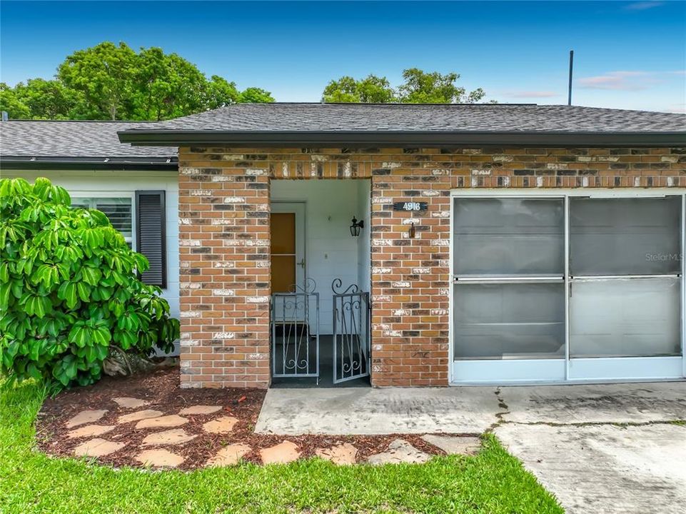For Sale: $320,000 (3 beds, 1 baths, 1015 Square Feet)