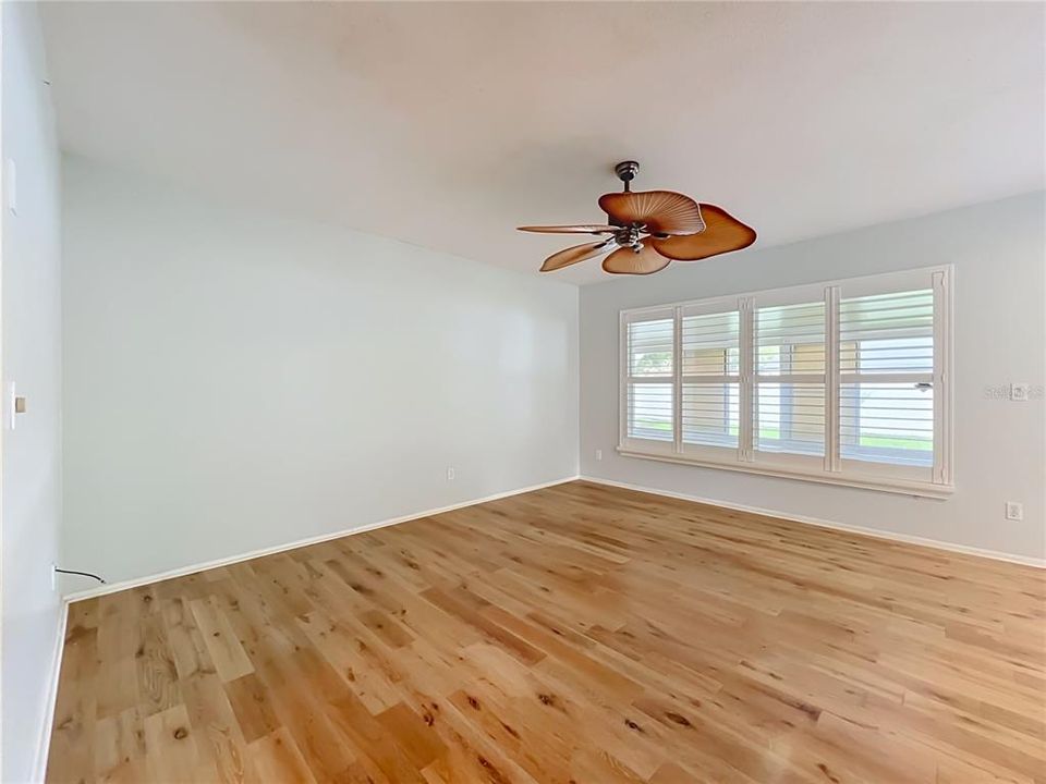 For Sale: $320,000 (3 beds, 1 baths, 1015 Square Feet)