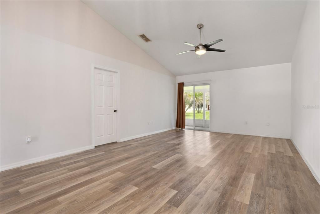 For Sale: $260,000 (3 beds, 2 baths, 1156 Square Feet)