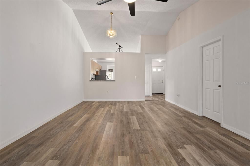 For Sale: $260,000 (3 beds, 2 baths, 1156 Square Feet)