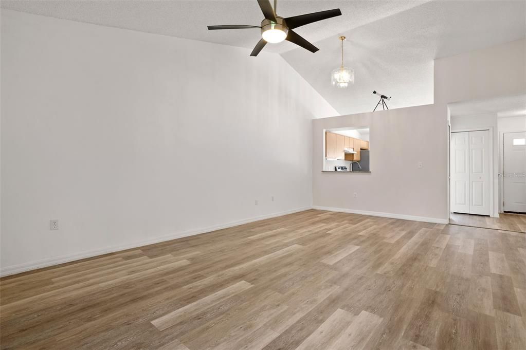 For Sale: $260,000 (3 beds, 2 baths, 1156 Square Feet)