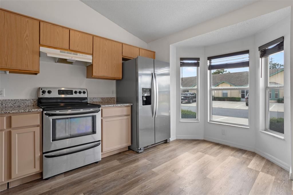 For Sale: $260,000 (3 beds, 2 baths, 1156 Square Feet)