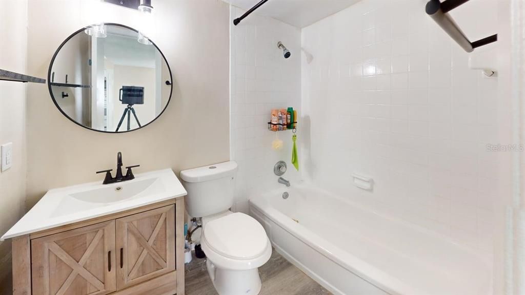 For Rent: $2,275 (5 beds, 3 baths, 1250 Square Feet)