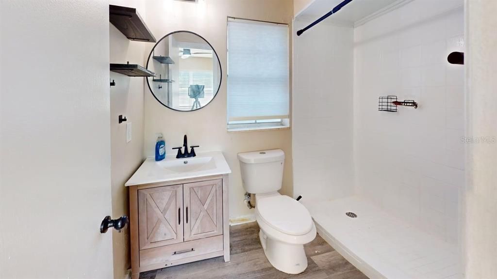 For Rent: $2,275 (5 beds, 3 baths, 1250 Square Feet)