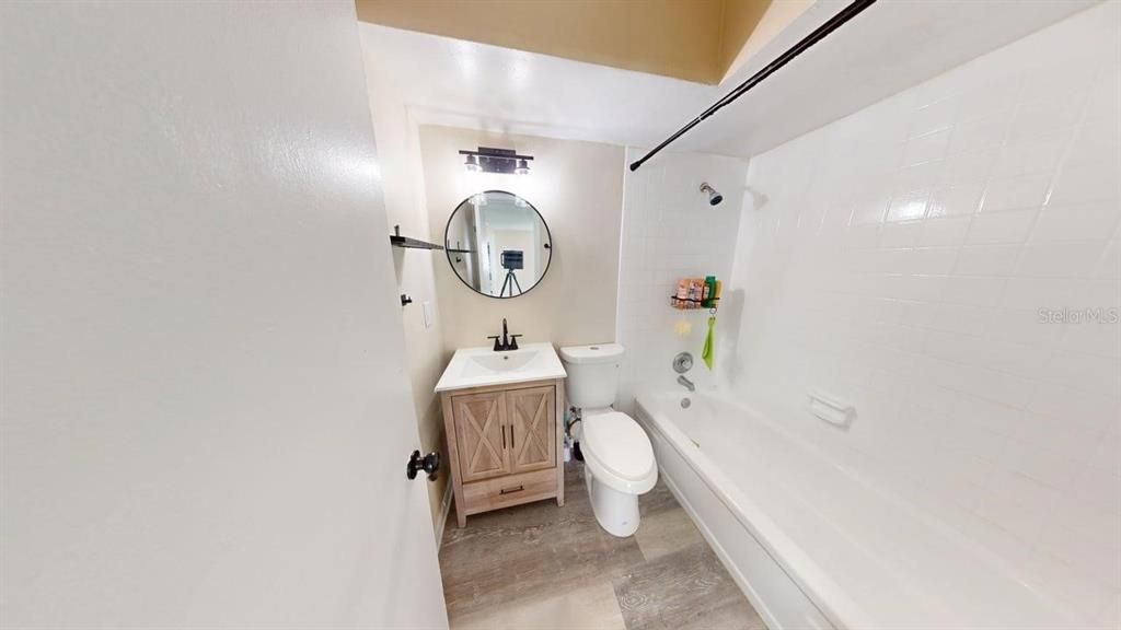 For Rent: $2,275 (5 beds, 3 baths, 1250 Square Feet)