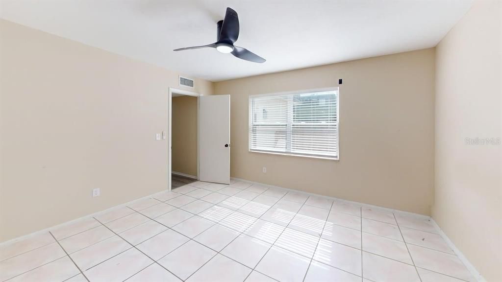 For Rent: $2,275 (5 beds, 3 baths, 1250 Square Feet)