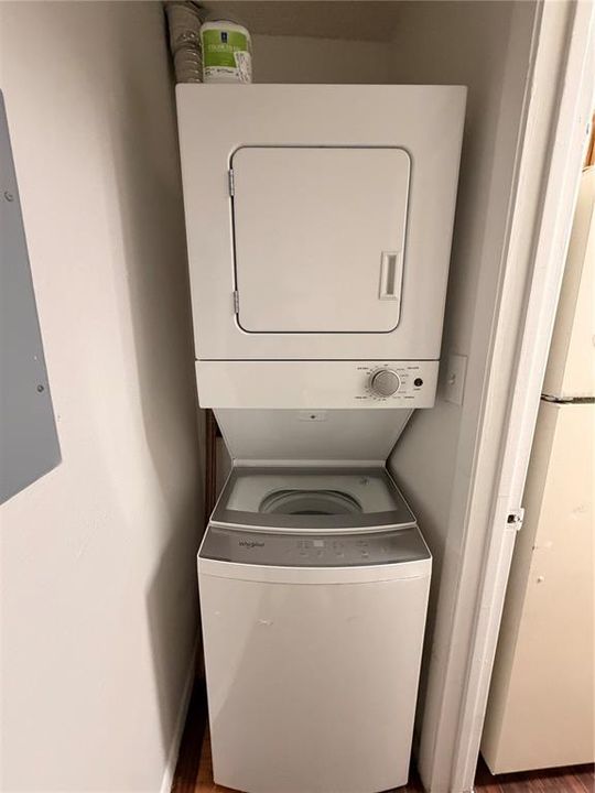 For Rent: $1,400 (1 beds, 1 baths, 674 Square Feet)