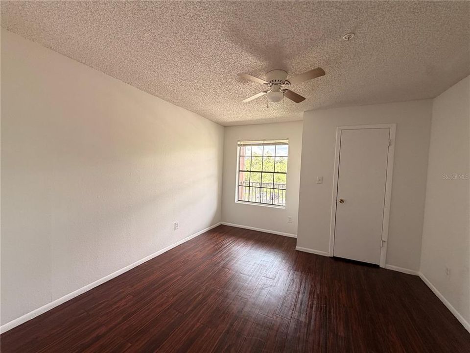 For Rent: $1,400 (1 beds, 1 baths, 674 Square Feet)