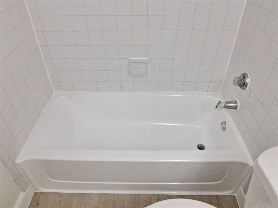 For Rent: $1,400 (1 beds, 1 baths, 674 Square Feet)