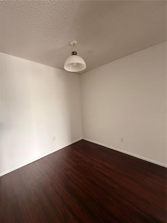 For Rent: $1,400 (1 beds, 1 baths, 674 Square Feet)