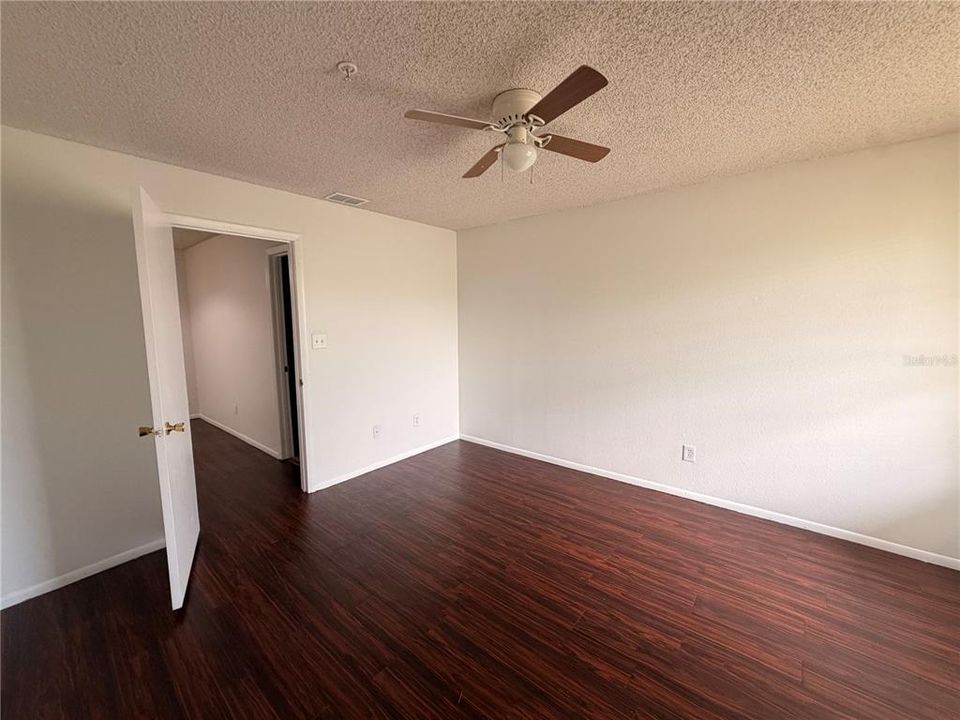 For Rent: $1,400 (1 beds, 1 baths, 674 Square Feet)