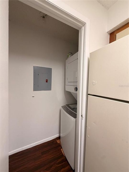 For Rent: $1,400 (1 beds, 1 baths, 674 Square Feet)