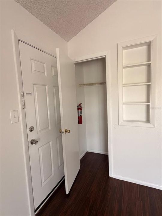 For Rent: $1,400 (1 beds, 1 baths, 674 Square Feet)
