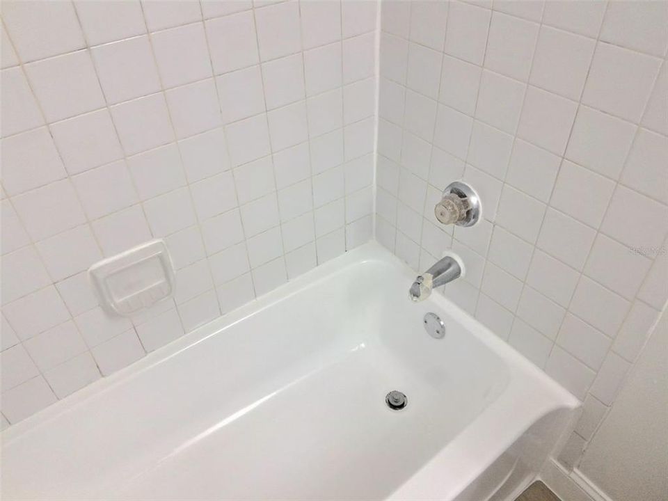 For Rent: $1,400 (1 beds, 1 baths, 674 Square Feet)