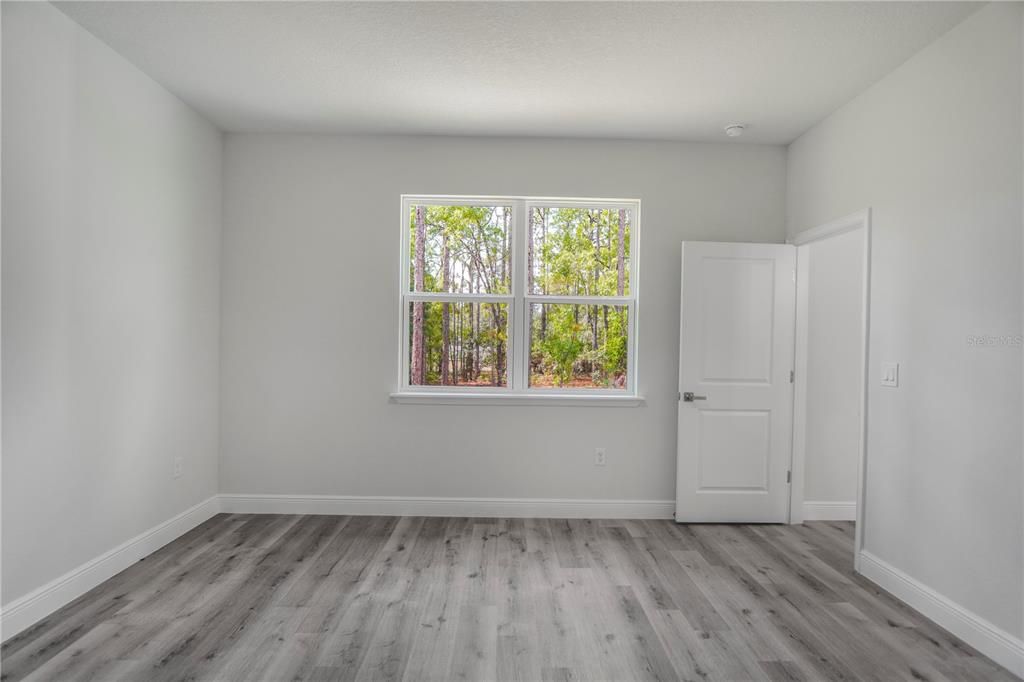 На продажу: $289,900 (4 спален, 2 ванн, 1833 Квадратных фут)