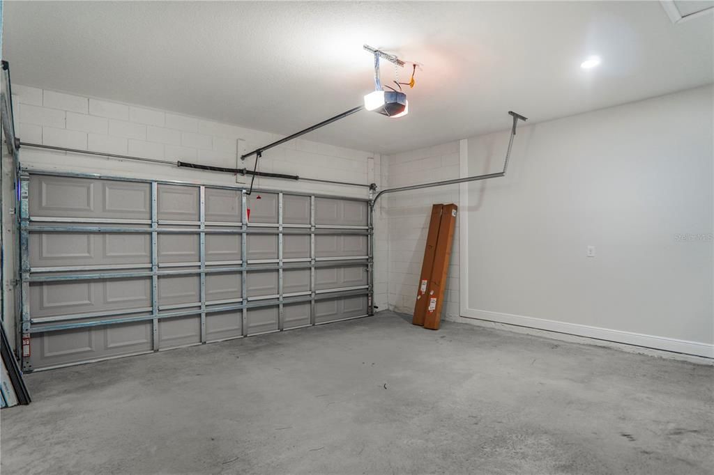 На продажу: $289,900 (4 спален, 2 ванн, 1833 Квадратных фут)