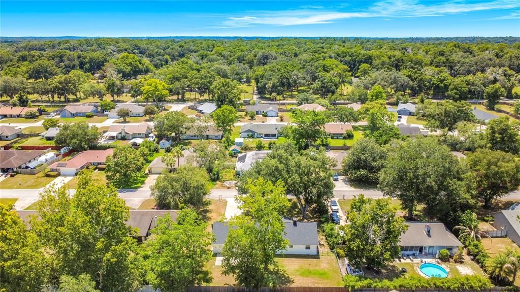 For Sale: $299,999 (3 beds, 2 baths, 1952 Square Feet)