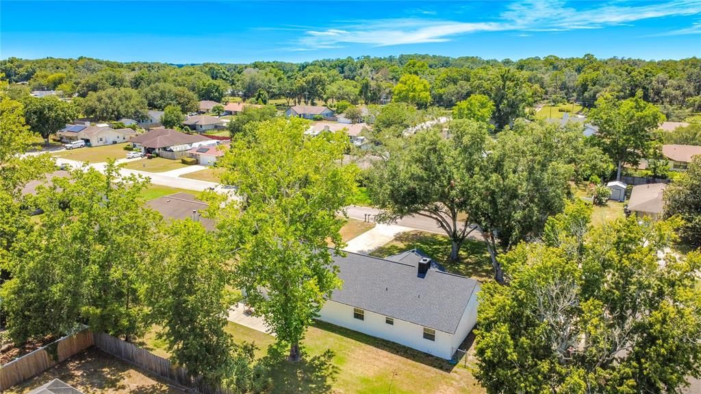 For Sale: $299,999 (3 beds, 2 baths, 1952 Square Feet)