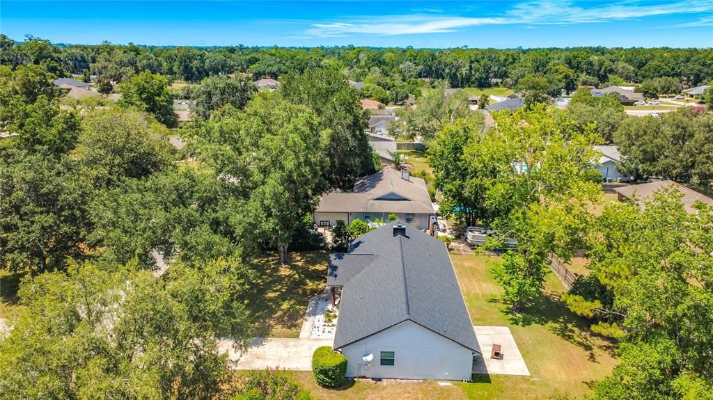 For Sale: $299,999 (3 beds, 2 baths, 1952 Square Feet)