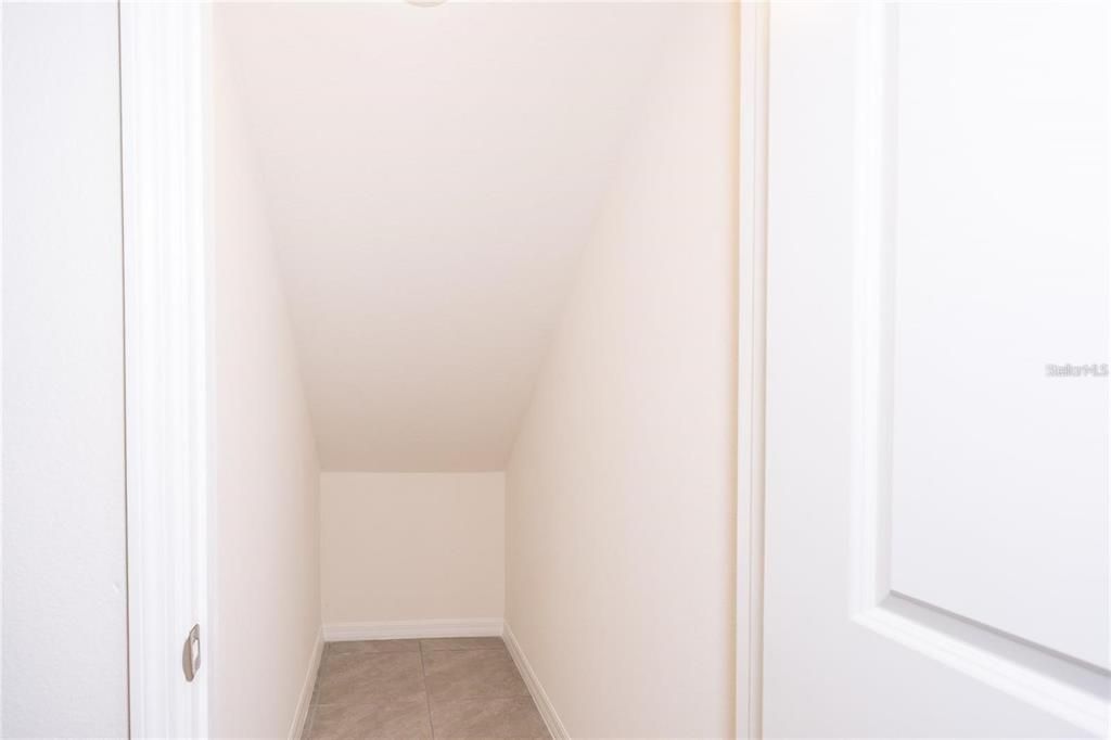 For Rent: $2,200 (3 beds, 2 baths, 1673 Square Feet)