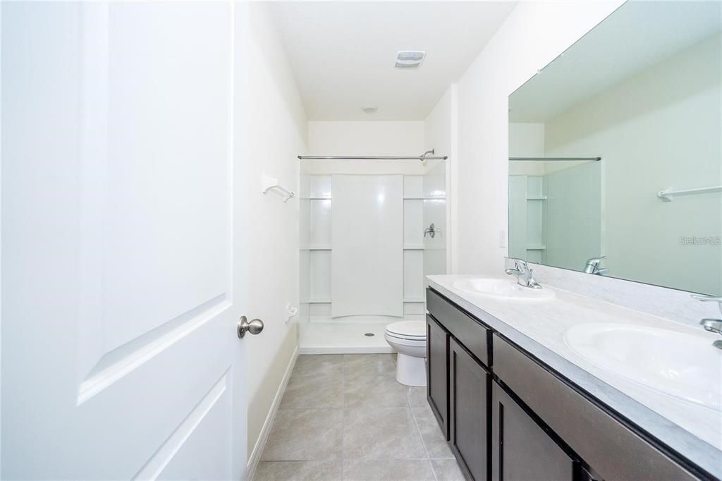 For Rent: $2,200 (3 beds, 2 baths, 1673 Square Feet)
