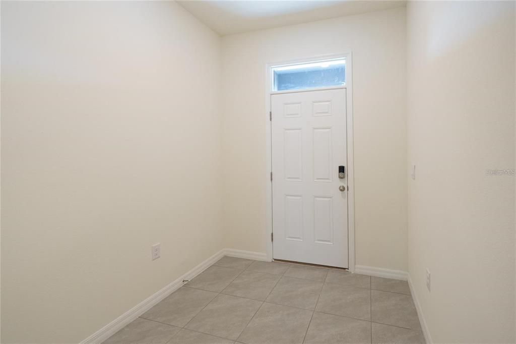For Rent: $2,200 (3 beds, 2 baths, 1673 Square Feet)