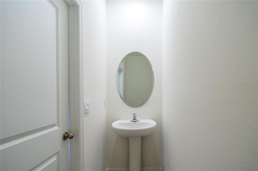 For Rent: $2,200 (3 beds, 2 baths, 1673 Square Feet)